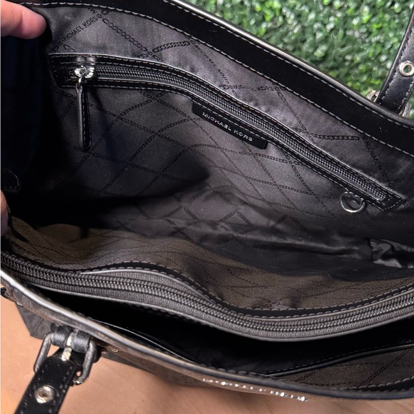 Michael Kors Voyager East West EW Logo Signature Tote Dark Silver Bag Handbag - Picture 10 of 12